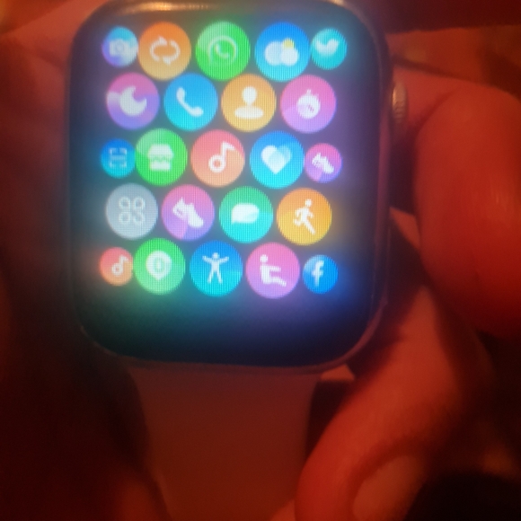 Pro Max Smartwatch. I7 Universal Apple/Android - Picture 4 of 4